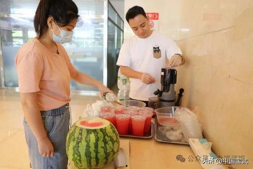 大楼吃瓜,揭秘都市生活百态